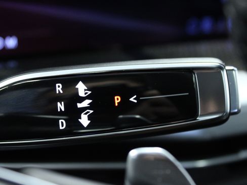 Used 2025 Cadillac Escalade ESV V image 26