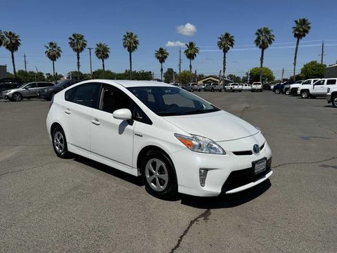 Used 2013 Toyota Prius Four image 2