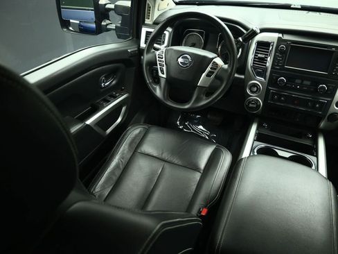 Used 2017 Nissan Titan PRO-4X w/ Pro-4x Convenience Package AWD/4WD image 46