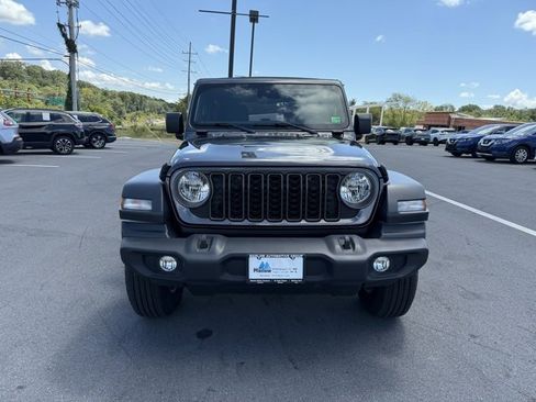 Used 2024 Jeep Wrangler Sport S image 3