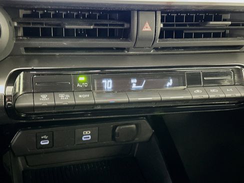 Used 2023 Toyota Prius LE image 22