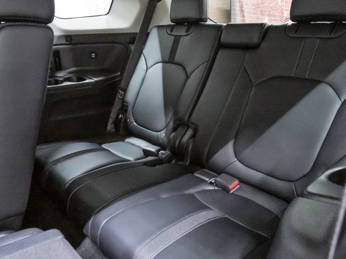 Used 2024 Honda Pilot EX-L image 10