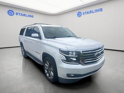 Used 2019 Chevrolet Suburban LT w/ Luxury Package RWD image 4
