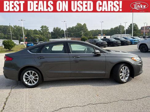 Used 2020 Ford Fusion SE FWD image 2