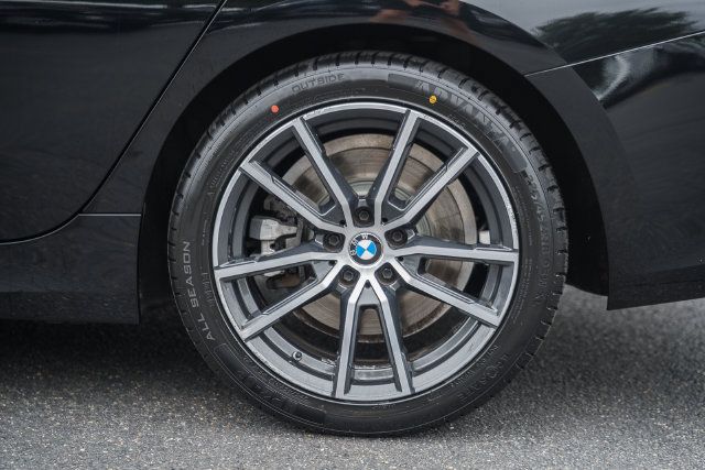 Used 2020 BMW 330i xDrive Sedan w/ Convenience Package AWD/4WD image 17