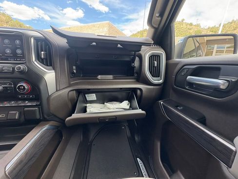 Used 2021 Chevrolet Silverado 1500 LTZ AWD/4WD image 26