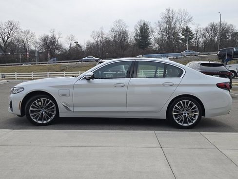 Used 2023 BMW 530e xDrive w/ Premium Package image 23