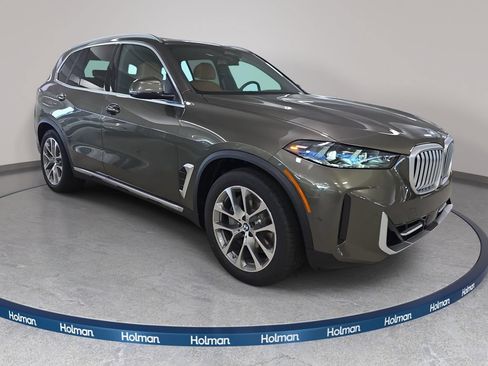 New 2026 BMW X5 xDrive50e w/ Climate Comfort Package AWD/4WD image 3