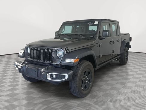 Used 2024 Jeep Gladiator Sport AWD/4WD image 3