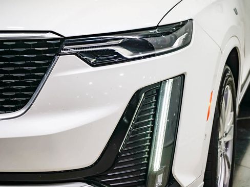 Used 2023 Cadillac XT6 Premium Luxury w/ Technology Package image 7