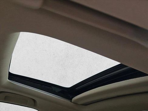 Used 2019 Honda CR-V Touring image 16