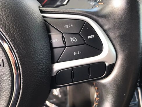 Used 2019 Jeep Compass Latitude w/ Popular Equipment Group AWD/4WD image 17