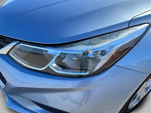 Used 2017 Chevrolet Cruze LS image 9