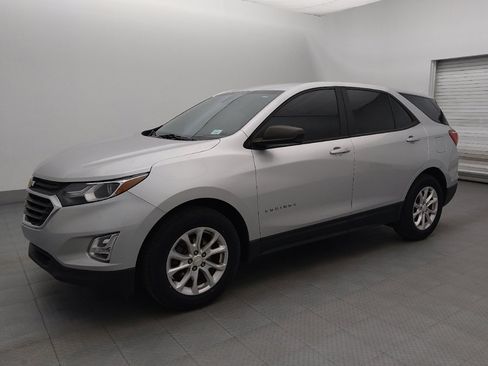Used 2019 Chevrolet Equinox LS image 2