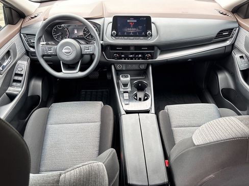 Used 2023 Nissan Rogue SV image 16