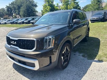 Used 2023 Kia Telluride EX w/ EX Captain's Chair Package