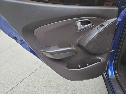 Used 2011 Hyundai Tucson GLS FWD image 15