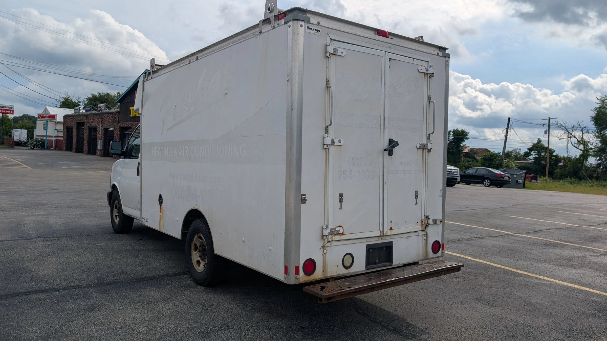 Used 2014 Chevrolet Express 3500 RWD image 3