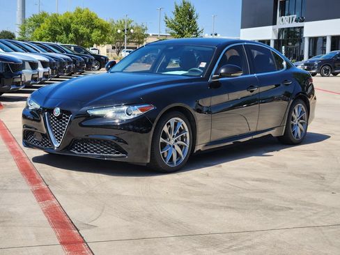 Used 2021 Alfa Romeo Giulia Sprint w/ Sun & Sound Package RWD image 2
