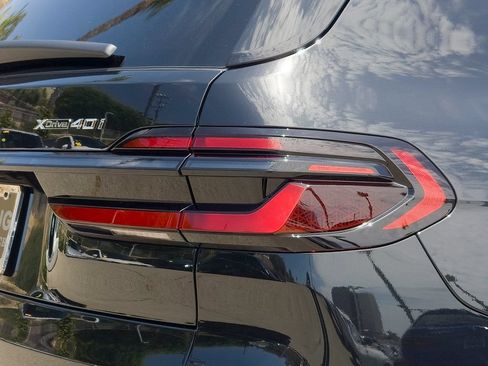 New 2027 BMW X7 xDrive40i w/ M Sport Package AWD/4WD image 7