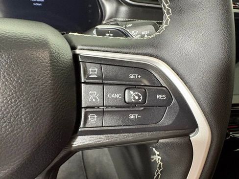 Certified 2023 Jeep Grand Cherokee L Laredo image 27