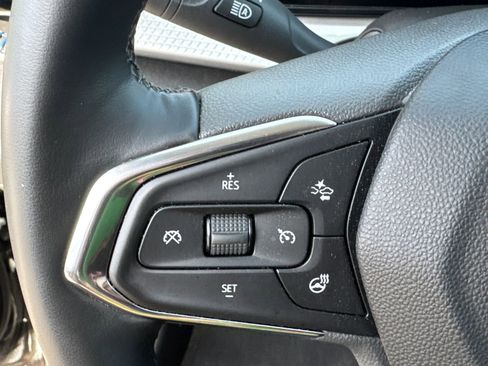 Used 2025 Chevrolet Trax LT w/ LT Convenience Package image 25