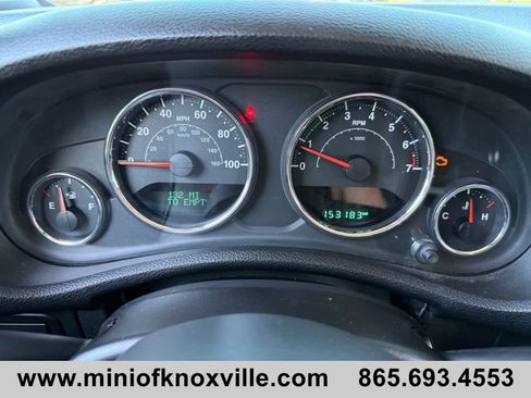 Used 2015 Jeep Wrangler Unlimited Rubicon w/ Dual Top Group AWD/4WD image 27