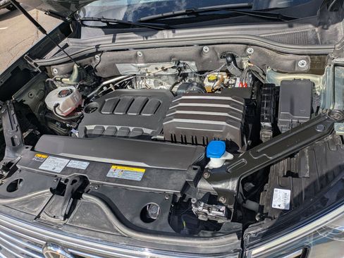 Certified 2025 Volkswagen Atlas SEL AWD/4WD image 38