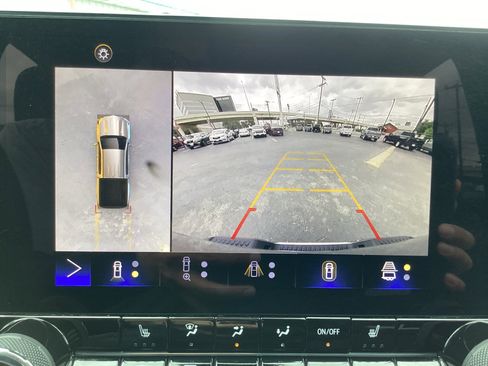 Used 2023 Chevrolet Colorado LT w/ LT Convenience Package II RWD image 20