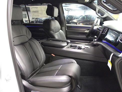 New 2026 Jeep Grand Wagoneer L Summit AWD/4WD image 39