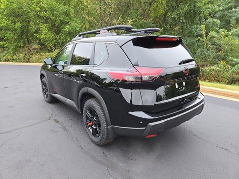 New 2026 Nissan Rogue Rock Creek image 6