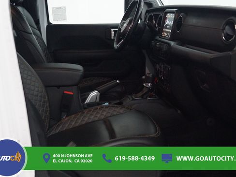 Used 2022 Jeep Wrangler Unlimited Sahara AWD/4WD image 8
