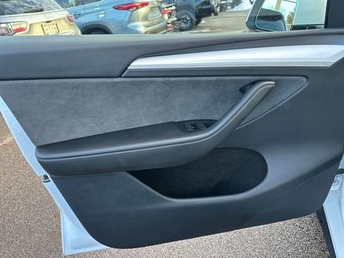 Used 2024 Tesla Model Y Long Range image 12