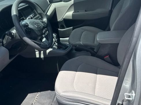 Used 2020 Hyundai Elantra SE w/ Cargo Package (C1) FWD image 5