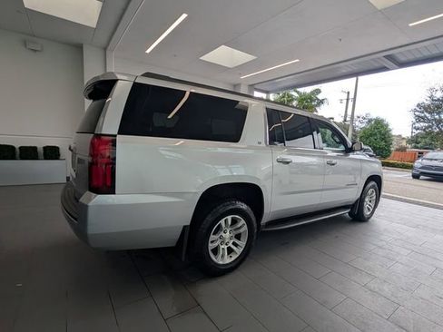Used 2018 Chevrolet Suburban LT image 12