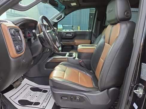 Used 2019 Chevrolet Silverado 1500 High Country AWD/4WD image 3