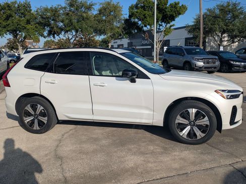 Used 2024 Volvo XC60 T8 Plus w/ Protection Package Premier AWD/4WD image 3