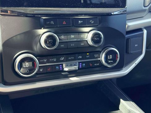 Used 2024 Ford Expedition XLT AWD/4WD image 23