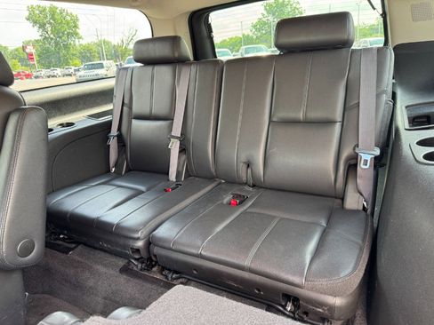 Used 2013 GMC Yukon XL SLT w/ SLT-2 Equipment Package AWD/4WD image 17
