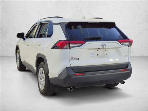 Used 2020 Toyota RAV4 LE FWD image 5