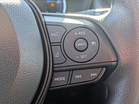 Used 2025 Toyota RAV4 XLE image 12