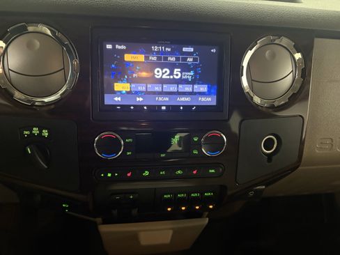 Used 2010 Ford F250 Lariat image 23