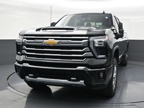 Used 2024 Chevrolet Silverado 2500 High Country image 8