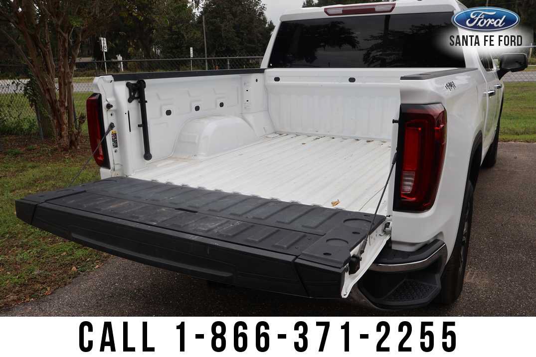Used 2025 GMC Sierra 1500 SLT AWD/4WD image 13