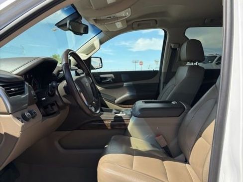 Used 2019 Chevrolet Suburban LT image 9