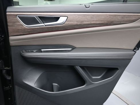 Used 2025 Volkswagen Atlas SEL image 29