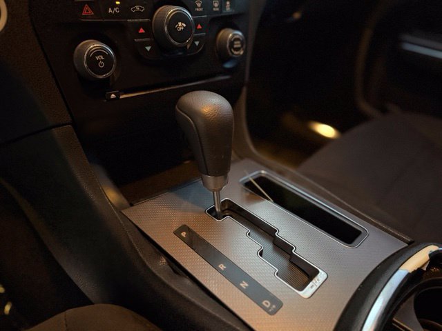 Used 2014 Dodge Charger SE RWD image 9