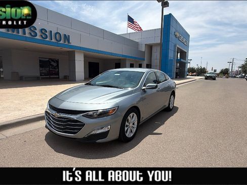 Used 2025 Chevrolet Malibu LT FWD image 1