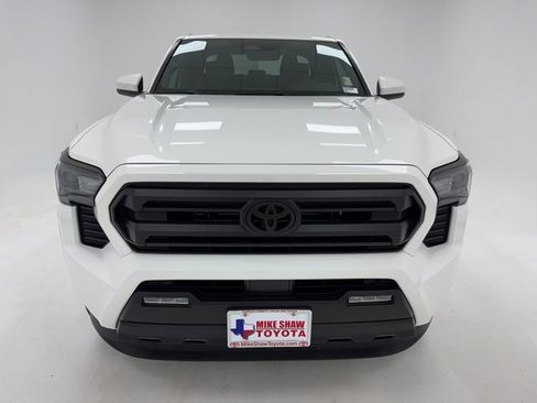 Used 2025 Toyota Tacoma SR5 image 3