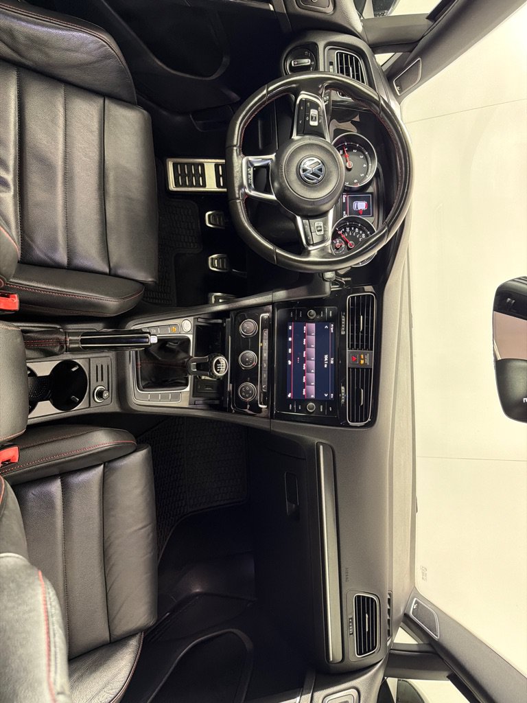 Used 2019 Volkswagen GTI SE FWD image 24